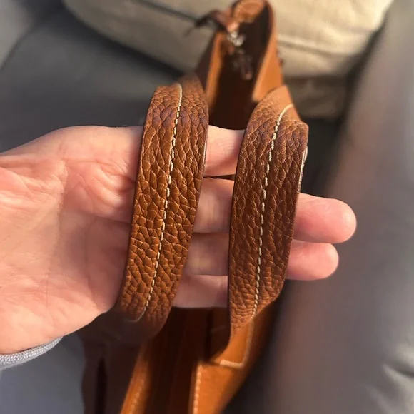 LANCEL SHOULDER BAG
BROWN SILVER
HARDWARE - Picture 8 of 14